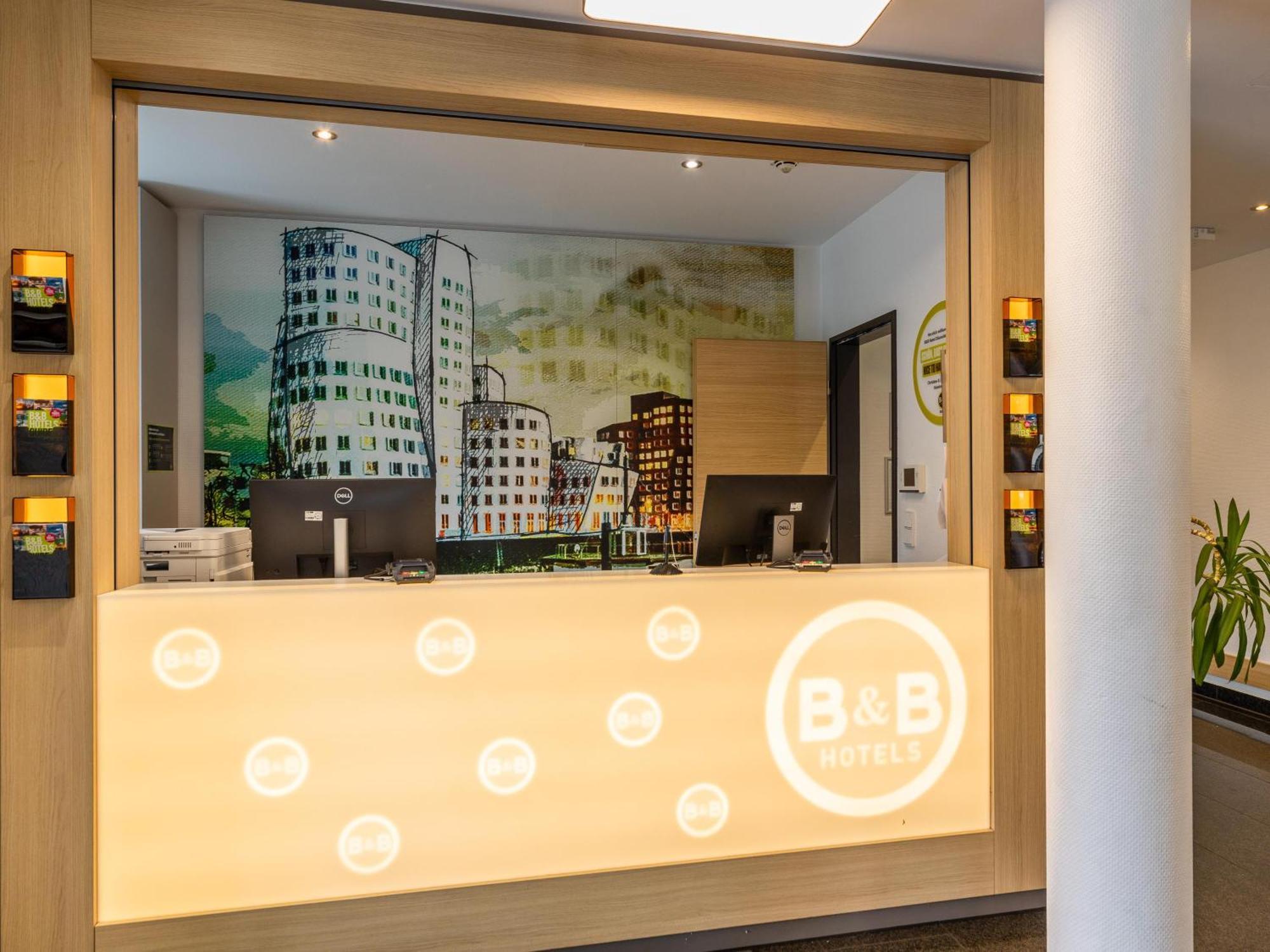 B&B Hotel Duesseldorf City-Sued Buitenkant foto