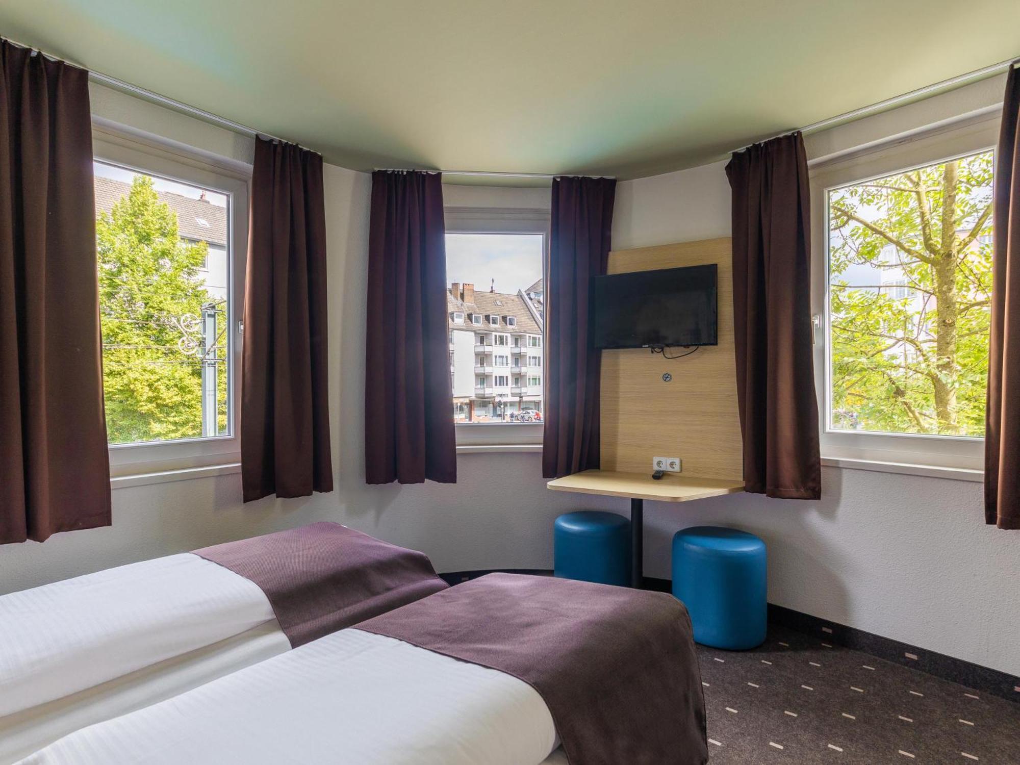 B&B Hotel Duesseldorf City-Sued Buitenkant foto