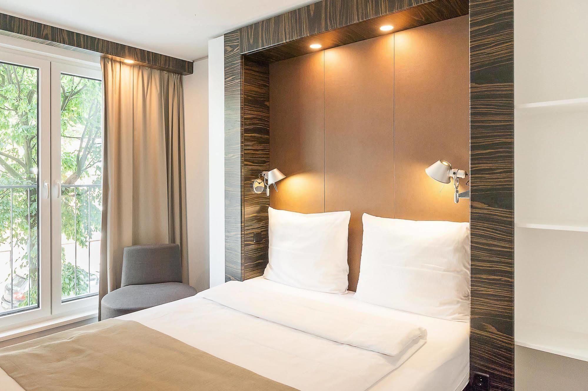 B&B Hotel Duesseldorf City-Sued Buitenkant foto